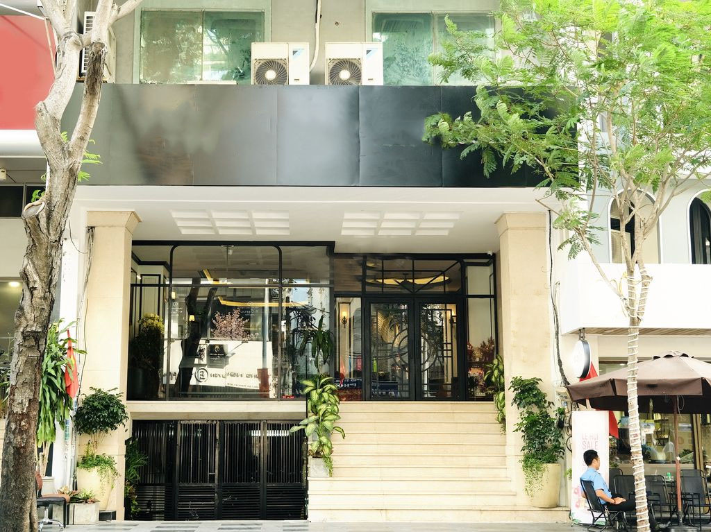 Cho thuê Mặt bằng tầng Hầm Khách sạn Trương Định, Phường Bến Thành, Quận 1